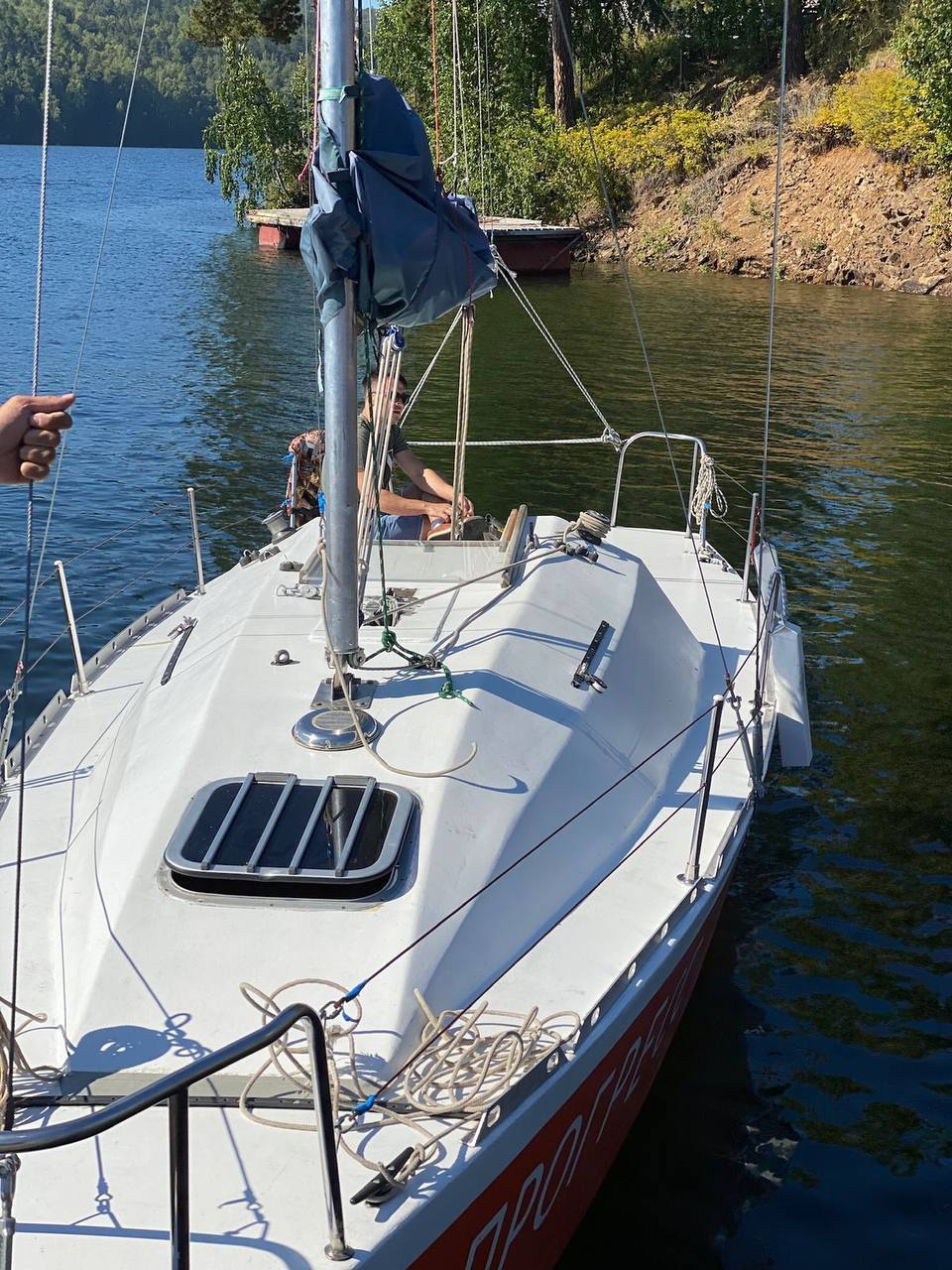Парусная яхта «Прогресс» на Красноярском море